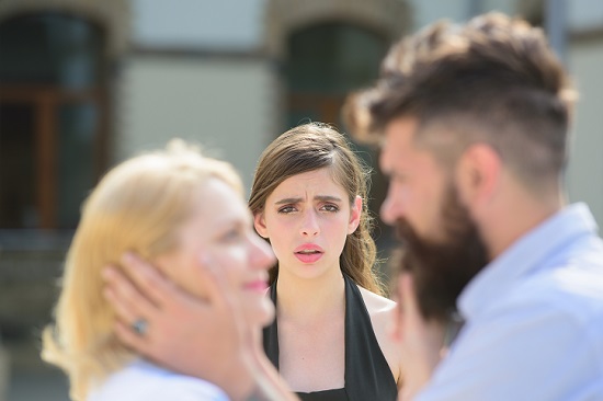 signs of a cheating boyfriend